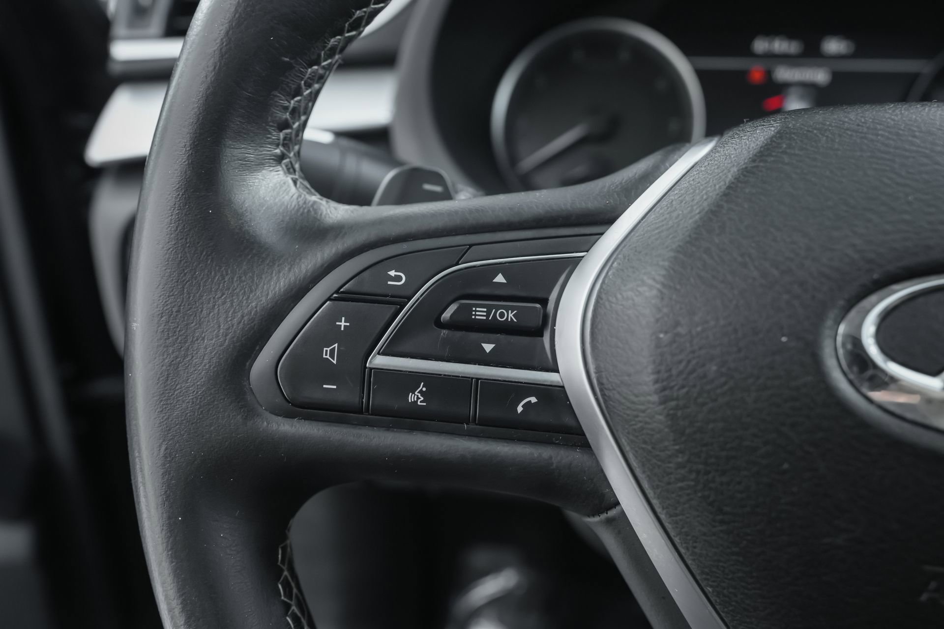 Used 2019 INFINITI QX50 Luxe w/ Navigation Package image 15