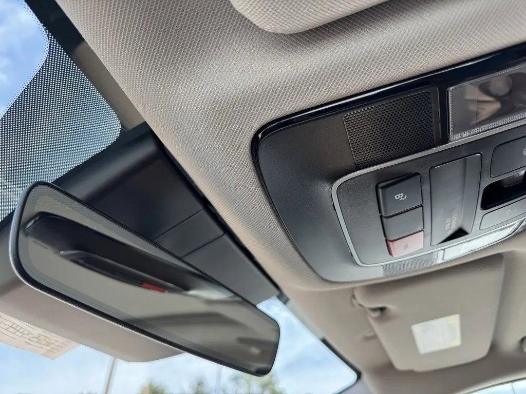 New 2025 Hyundai Sonata Limited image 26