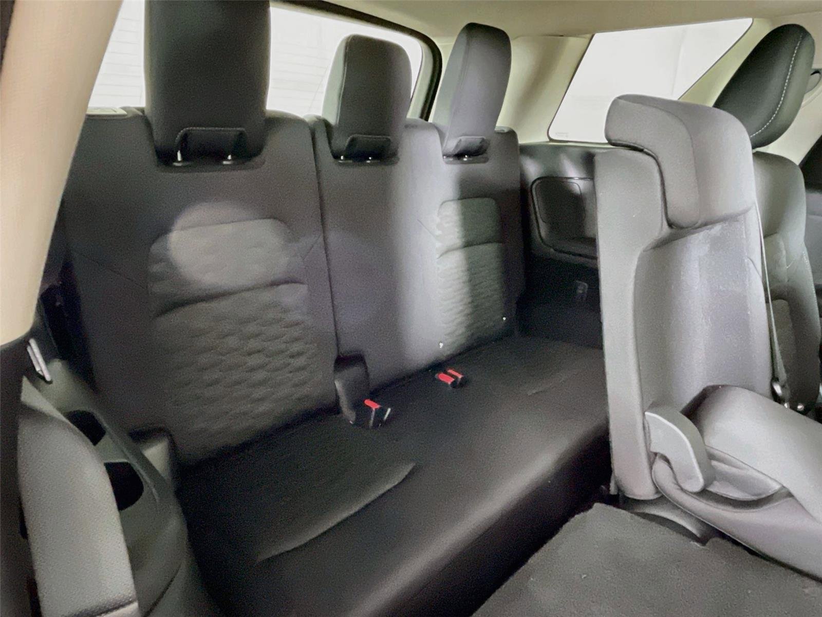 Used 2025 Nissan Pathfinder SV AWD/4WD image 29