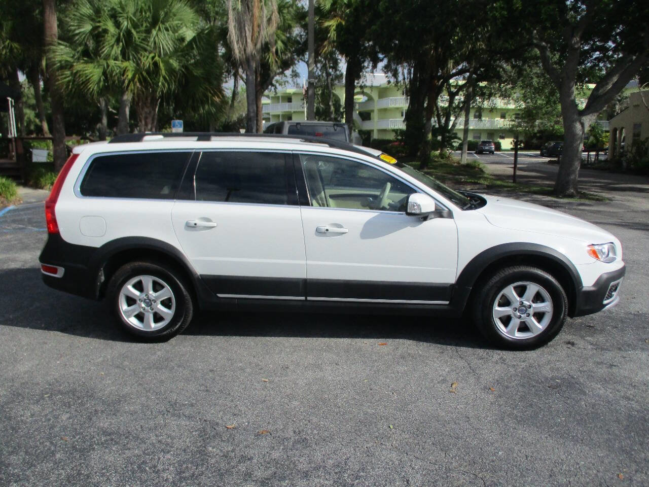Used 2012 Volvo XC70 3.2 AWD/4WD image 3