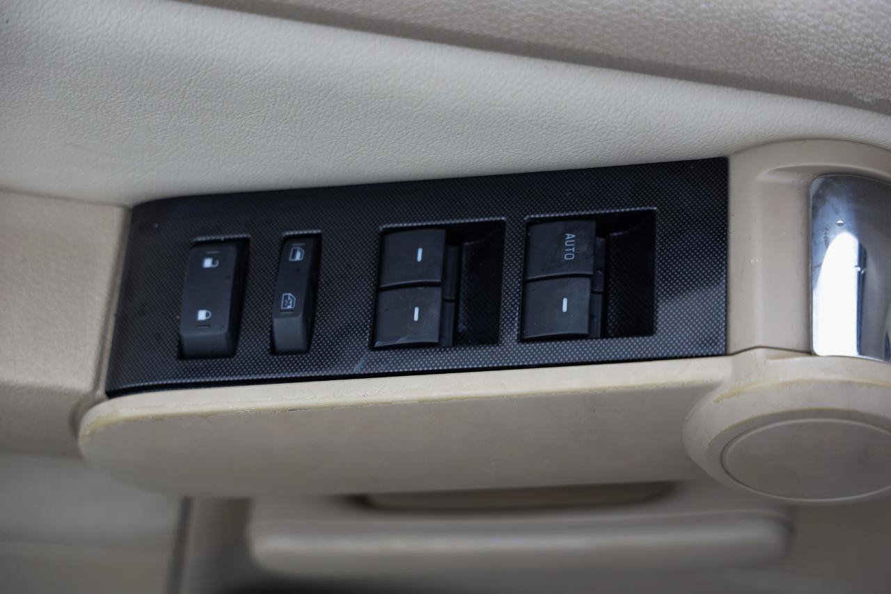 Used 2006 Ford Explorer XLT RWD image 40
