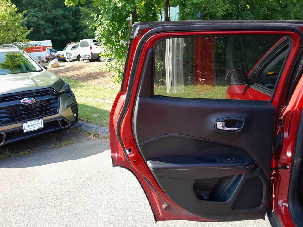 Used 2019 Jeep Compass Latitude w/ Popular Equipment Group AWD/4WD image 28