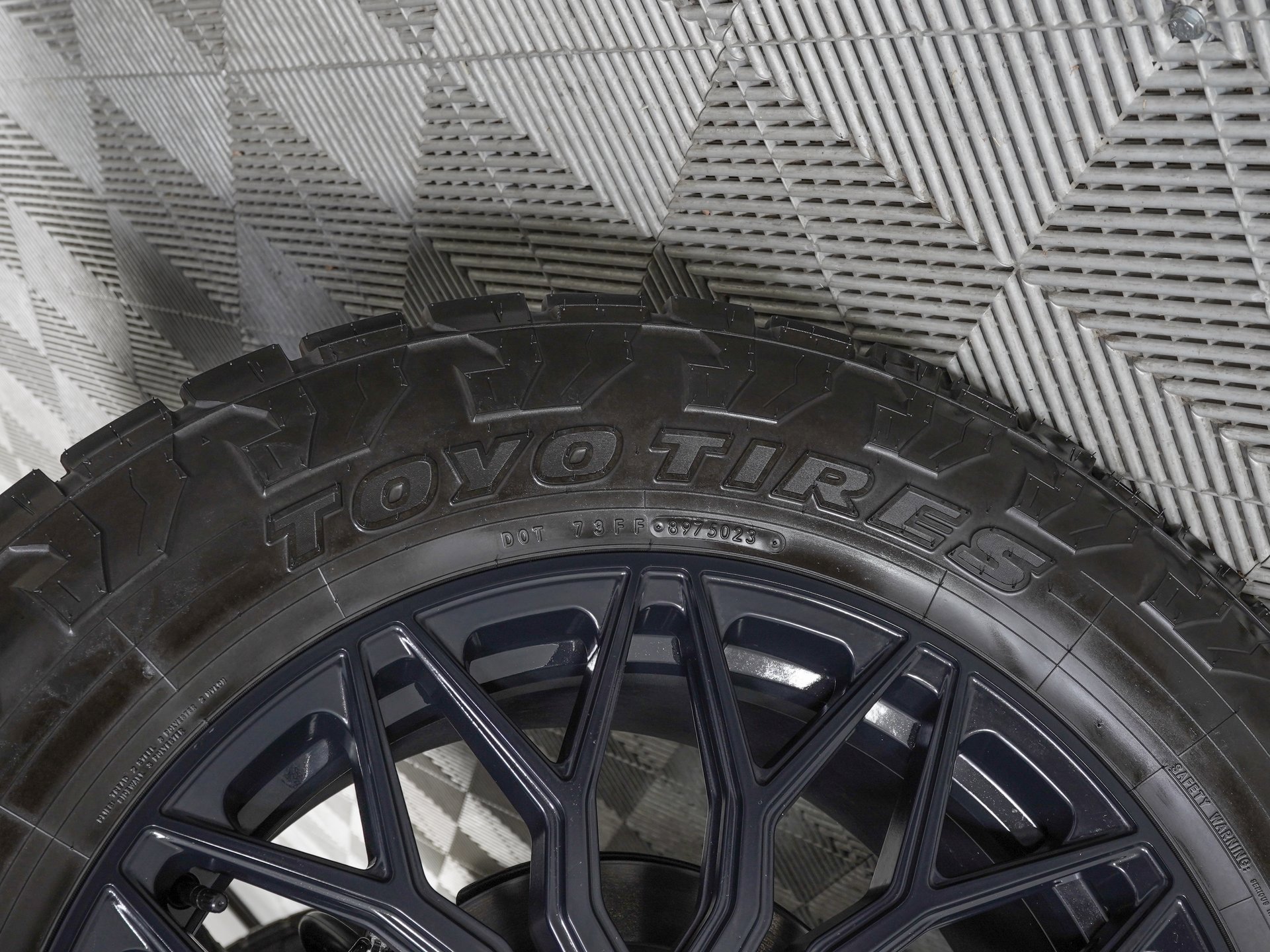 Used 2025 Ford F150 Raptor w/ Equipment Group 803A Raptor R image 36