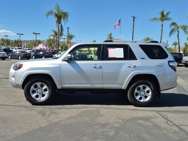 Used 2024 Toyota 4Runner SR5 Premium w/ Moonroof Package RWD image 9