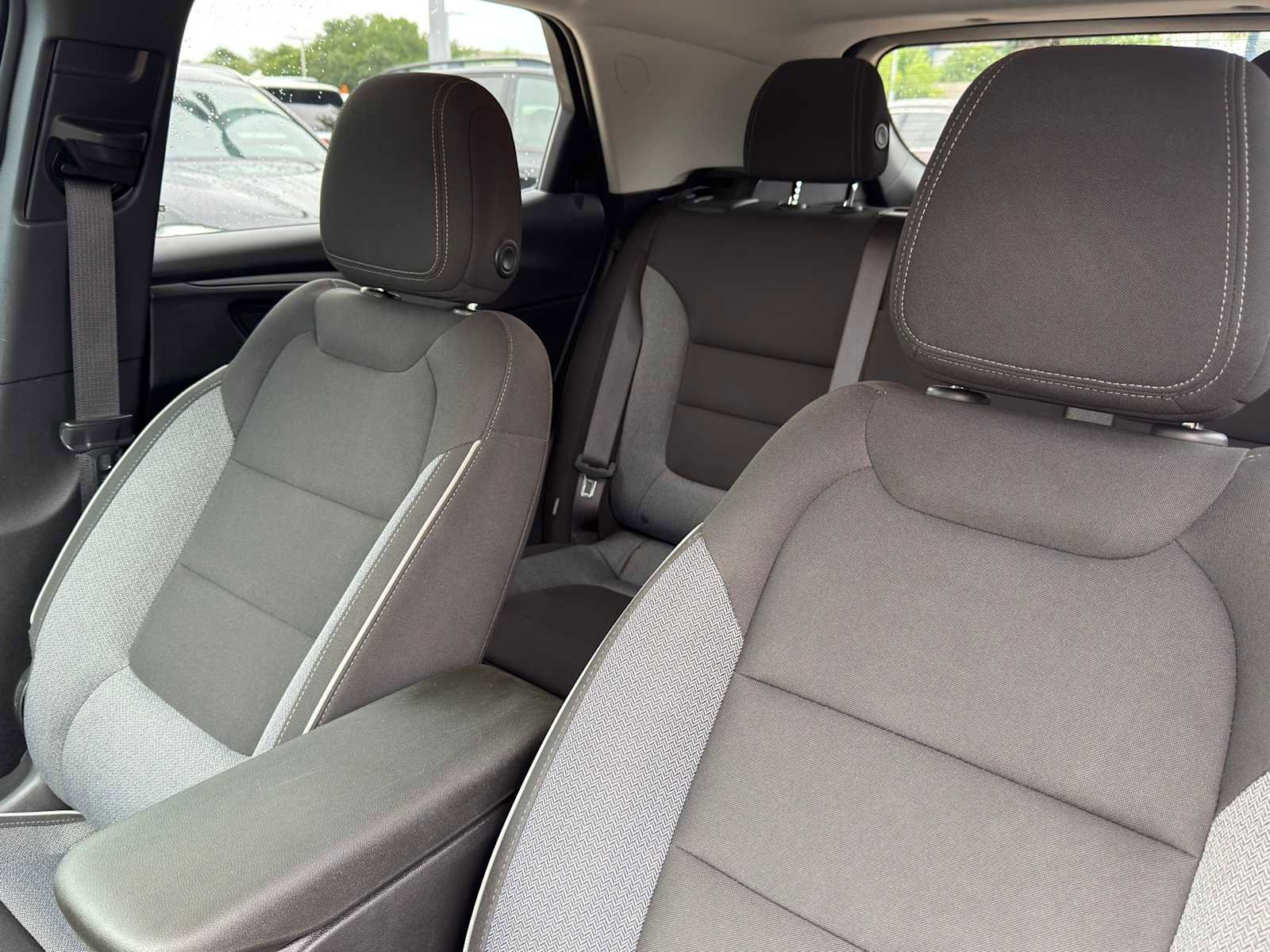 Used 2022 Chevrolet TrailBlazer LT w/ Convenience Package FWD image 12