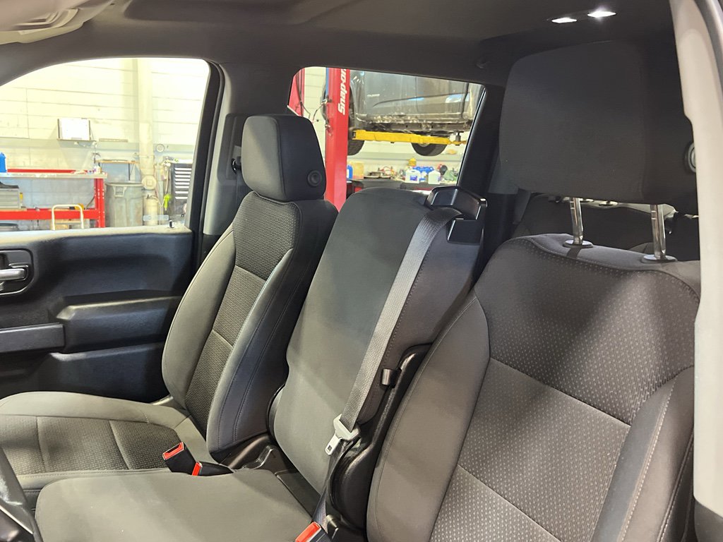 Used 2023 Chevrolet Silverado 2500 Custom w/ Custom Convenience Package image 16