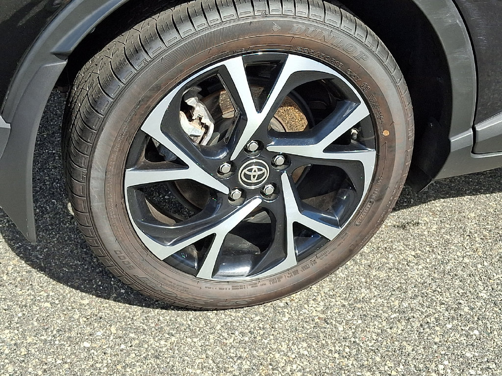 Used 2021 Toyota C-HR XLE FWD image 12