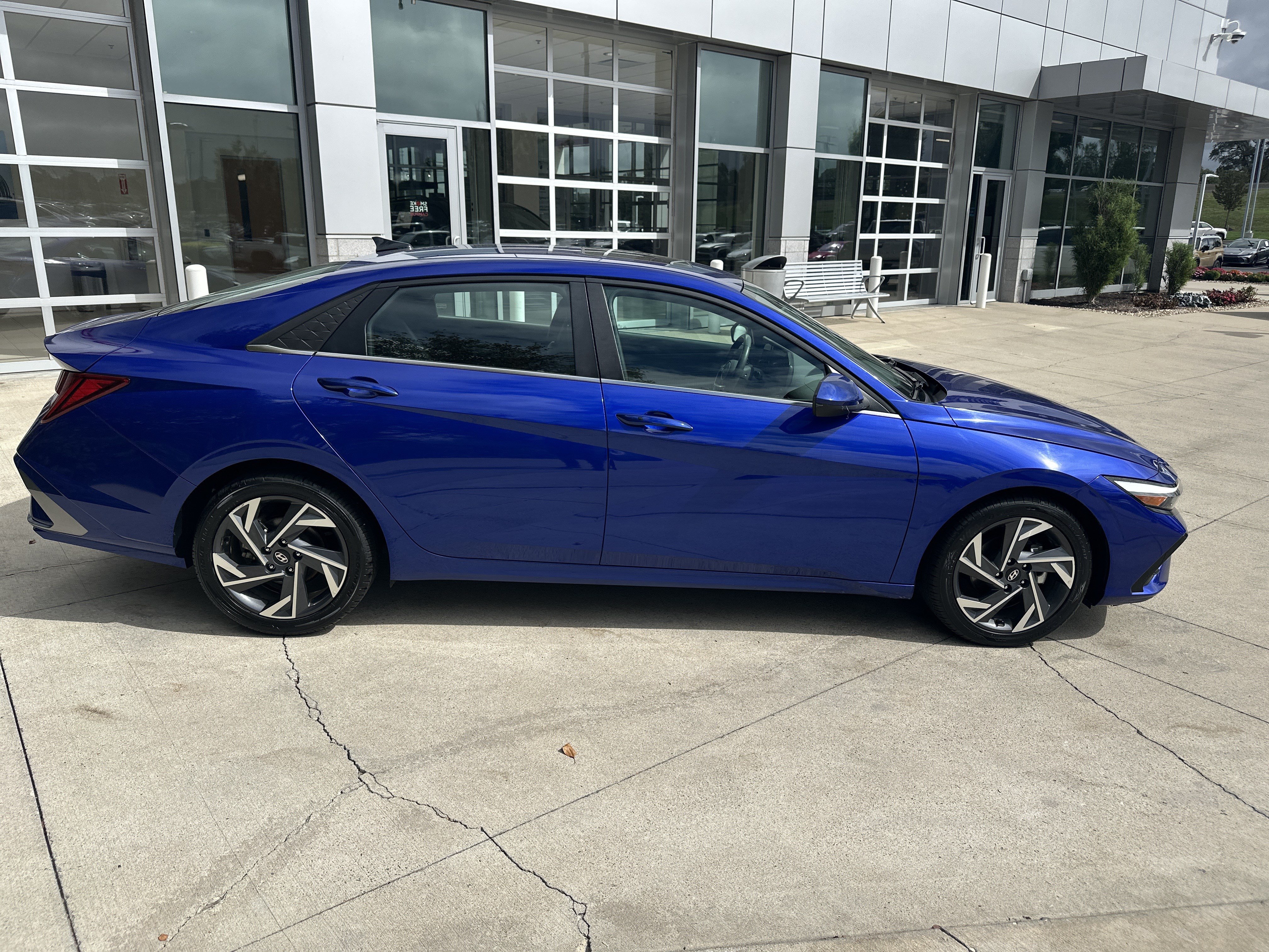 Used 2025 Hyundai Elantra SEL FWD image 10