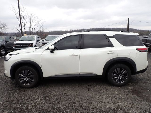 Used 2023 Nissan Pathfinder SV w/ SV Premium Package image 2
