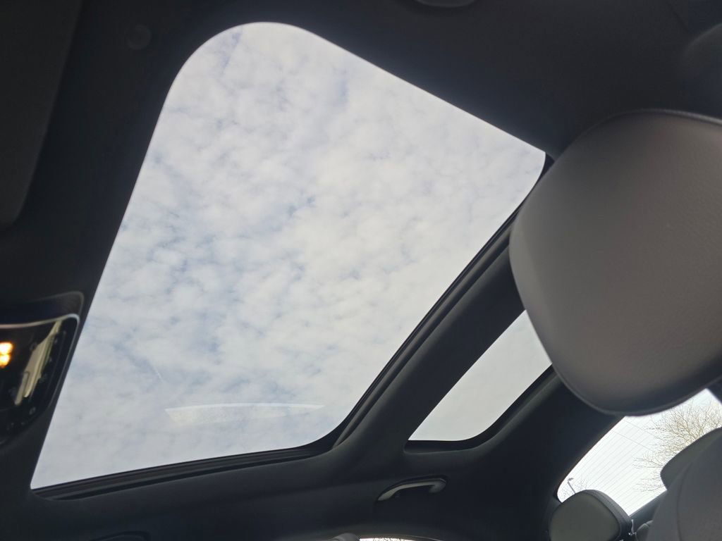 New 2026 Mercedes-Benz E 350 4MATIC Sedan image 3