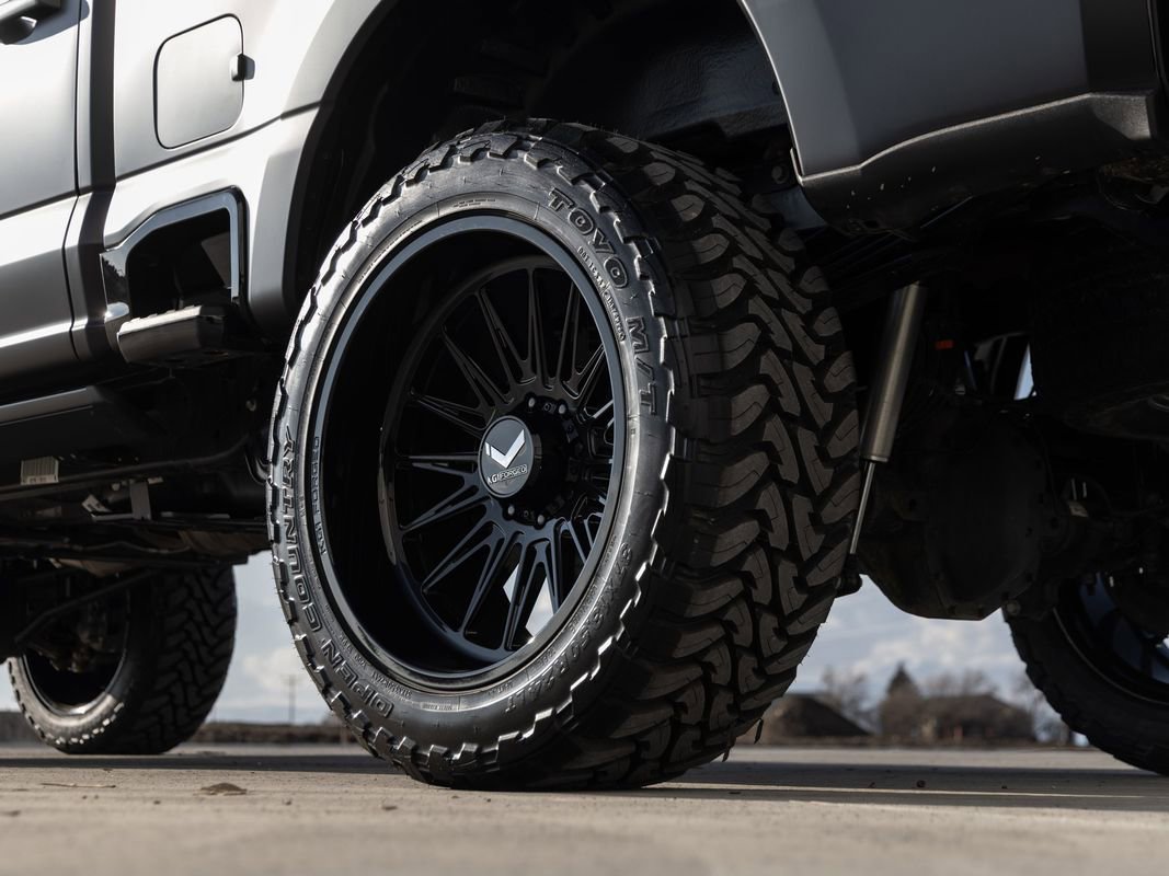 Used 2025 Ford F350 Platinum image 13