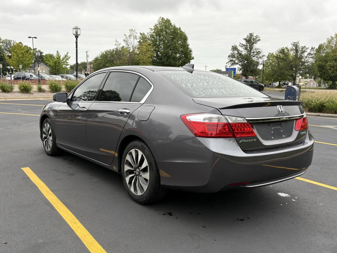 Used 2015 Honda Accord Hybrid Sedan image 13