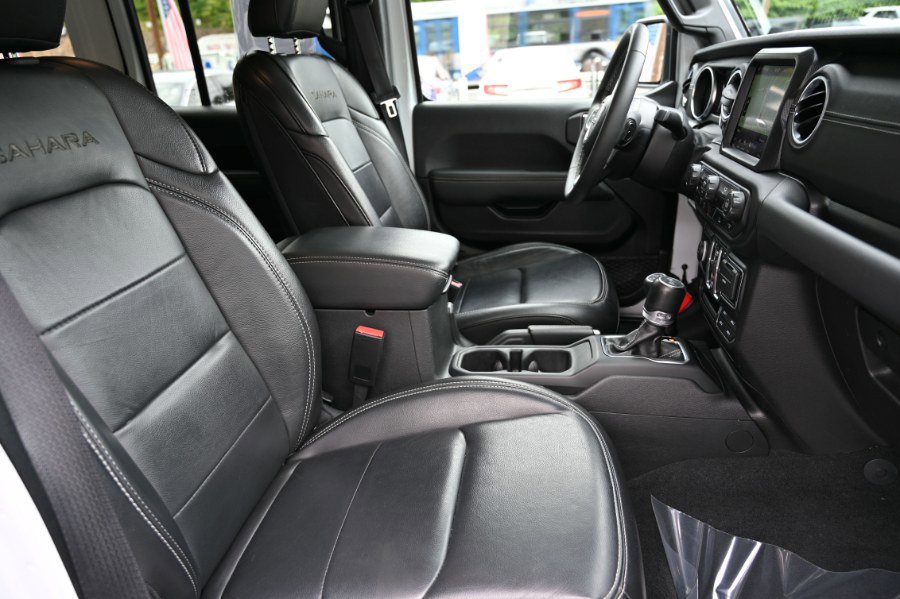 Used 2023 Jeep Wrangler Sahara image 24