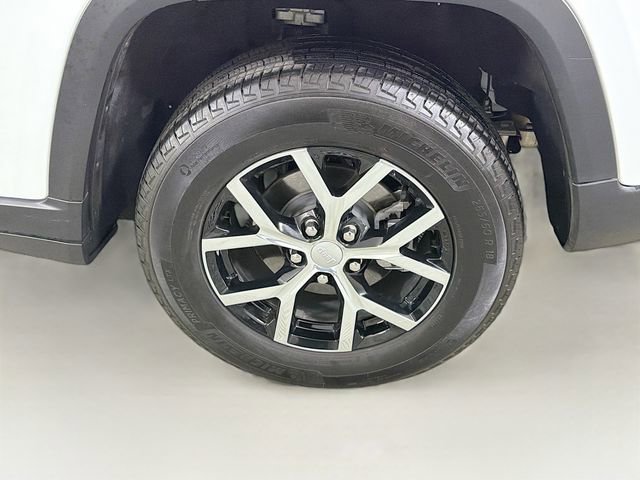 Used 2023 Jeep Grand Cherokee Limited image 32