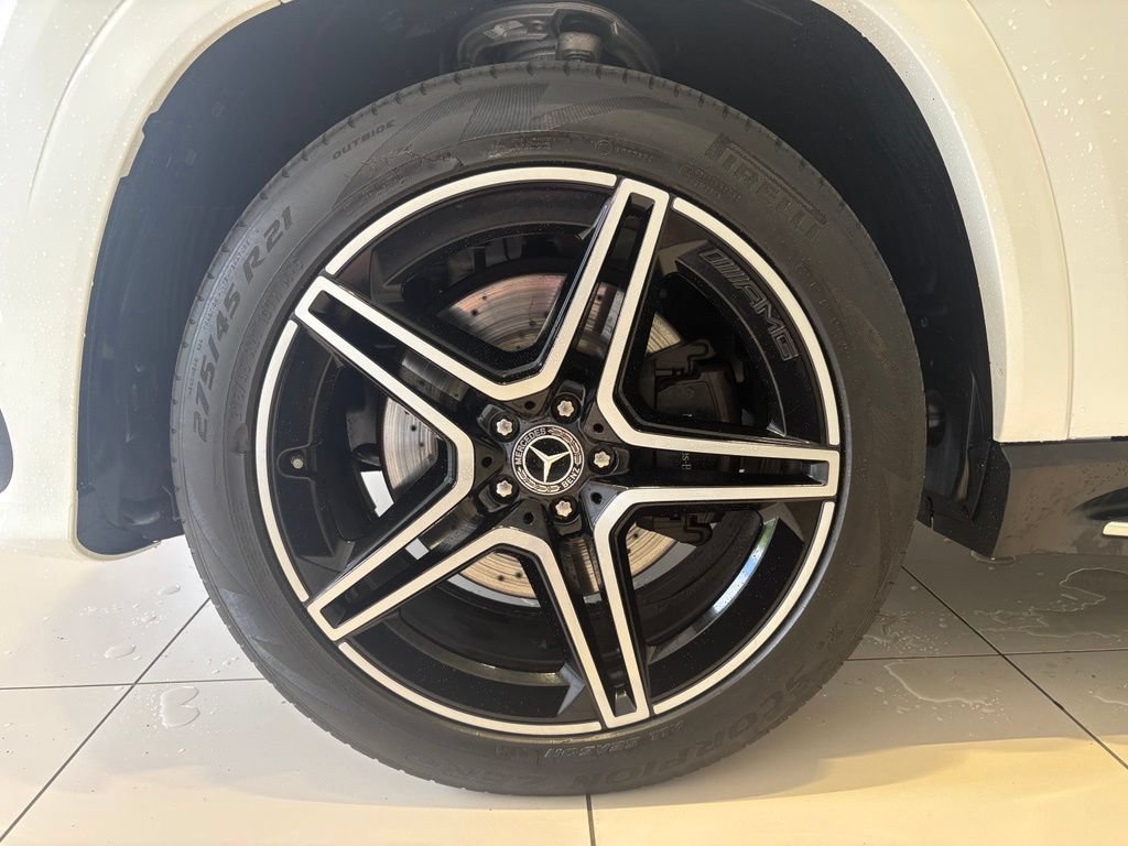 Used 2024 Mercedes-Benz GLS 450 4MATIC image 11