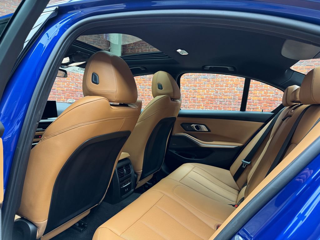 Certified 2025 BMW 330i xDrive Sedan w/ M Sport Package AWD/4WD image 3