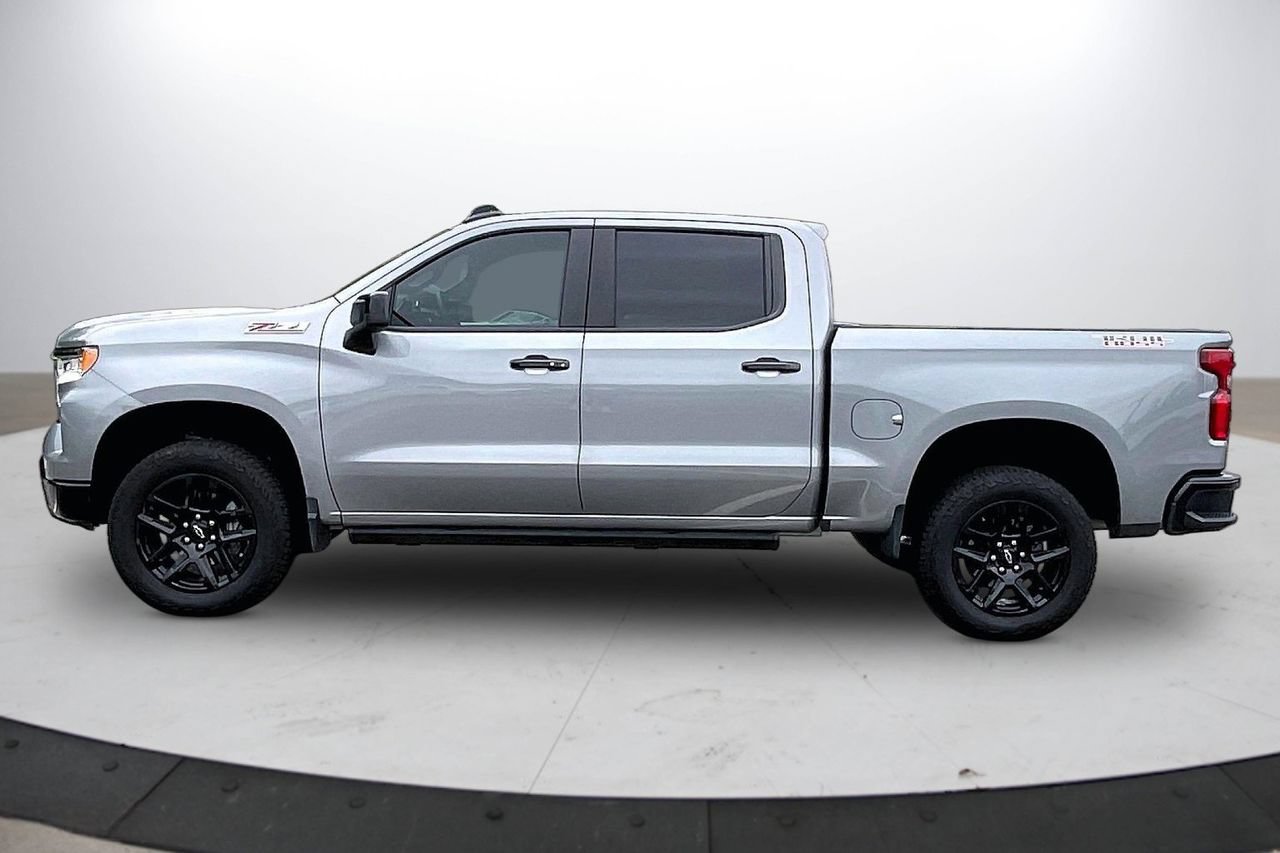 Used 2025 Chevrolet Silverado 1500 LT Trail Boss w/ Convenience Package II AWD/4WD image 5
