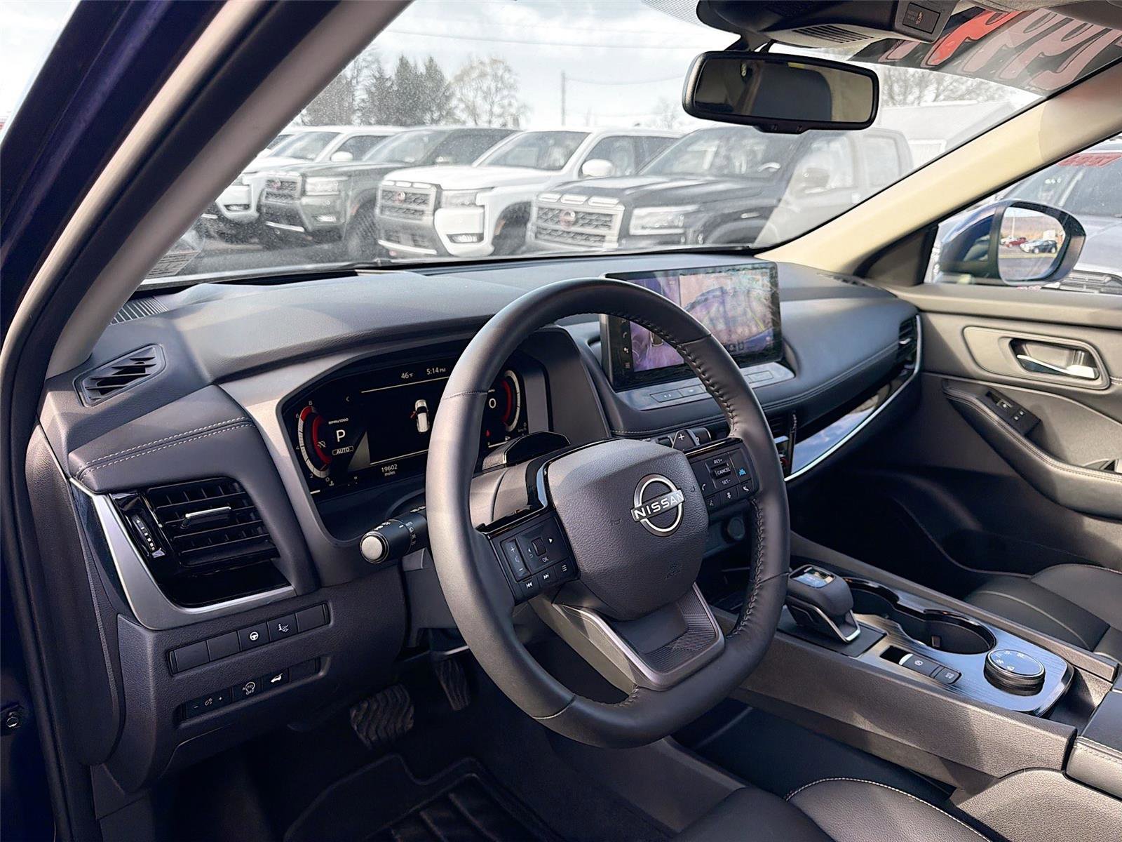 Used 2025 Nissan Rogue SL w/ Tech Package image 9