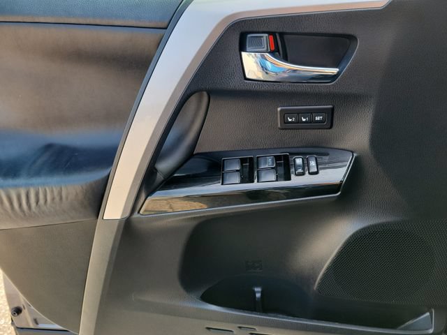 Used 2017 Toyota RAV4 Limited AWD/4WD image 18