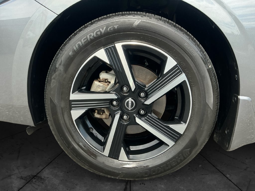 Used 2024 Nissan Sentra SV FWD image 15