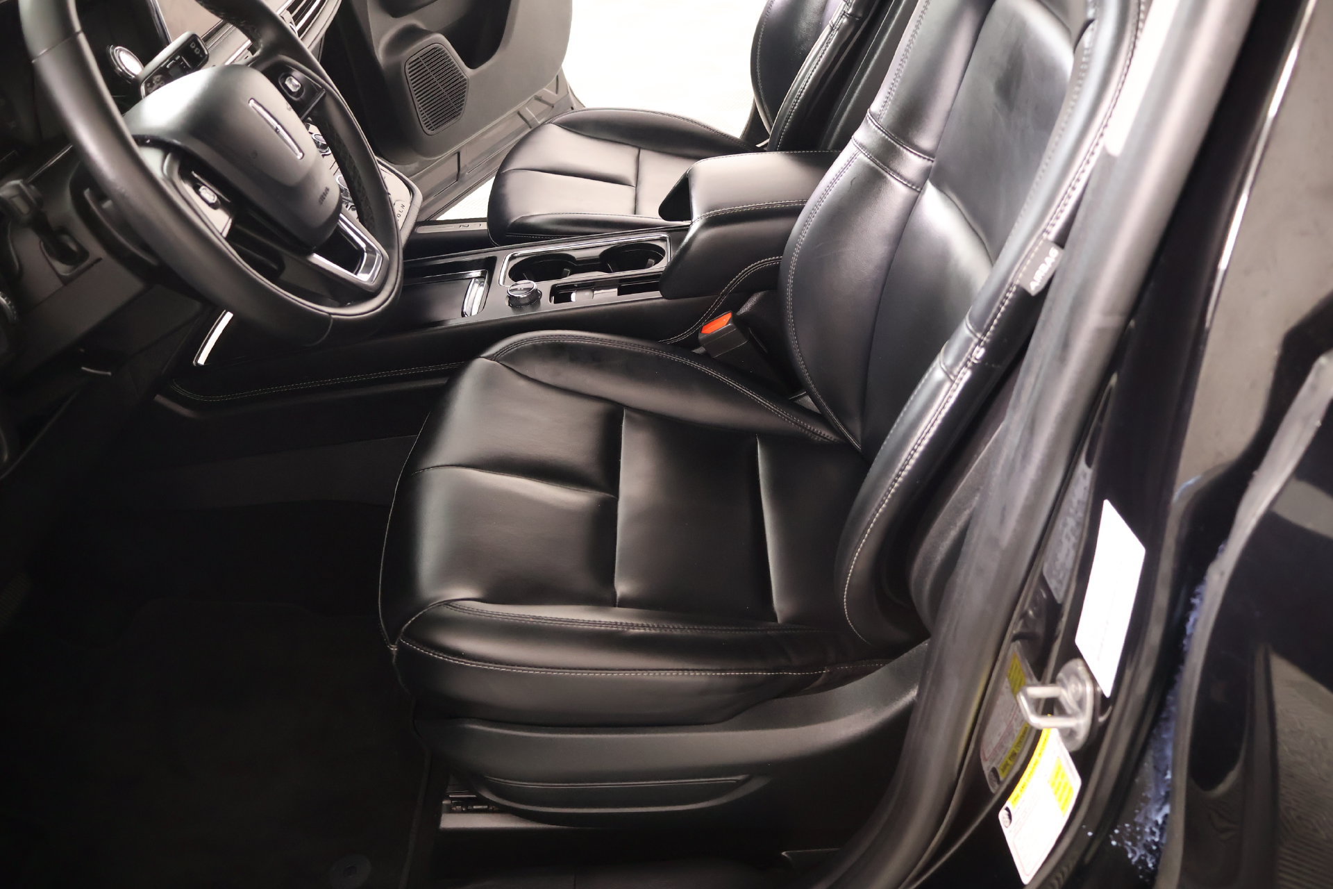 Used 2022 Lincoln Corsair FWD image 11