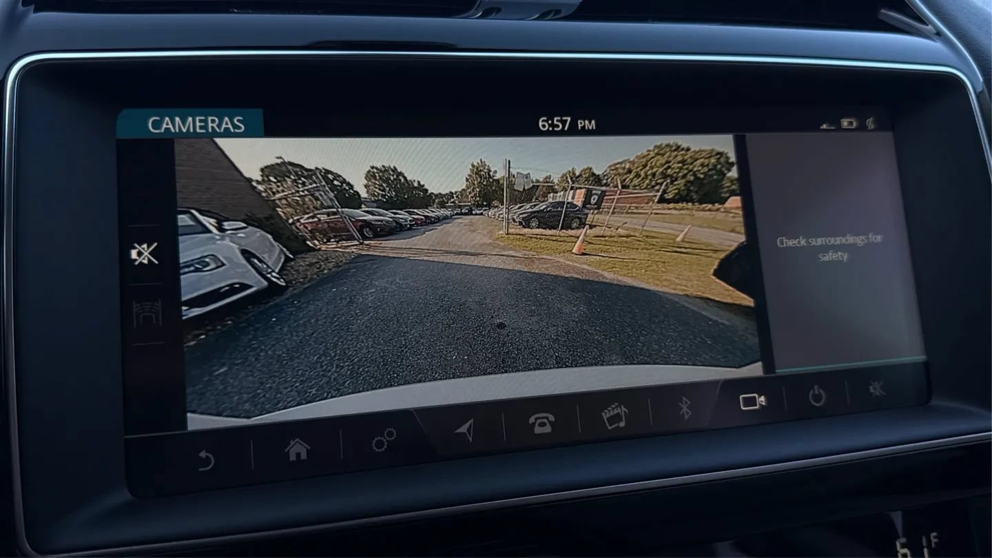 Used 2019 Jaguar XE Premium RWD image 14