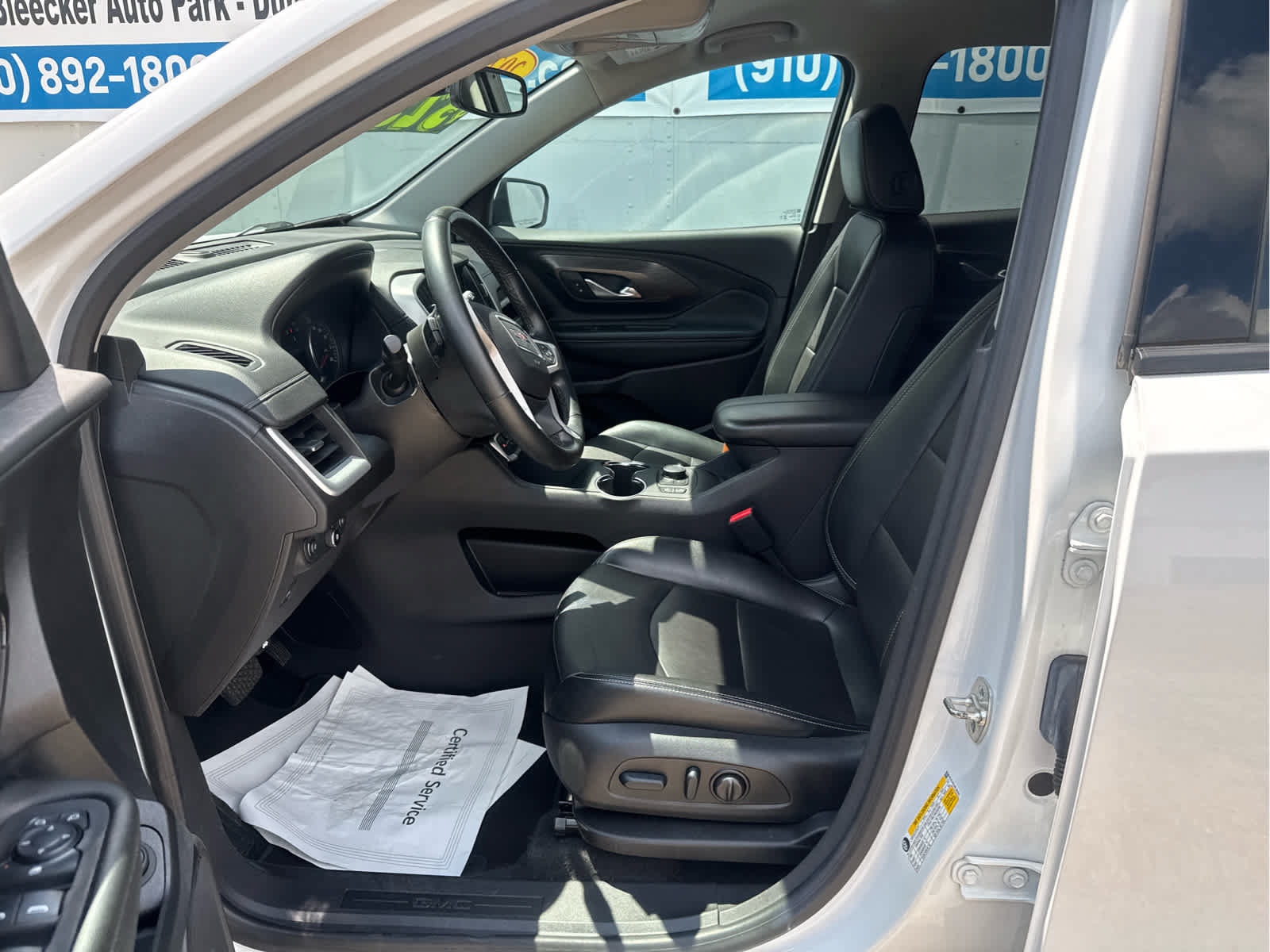 Used 2024 GMC Terrain SLT AWD/4WD image 23
