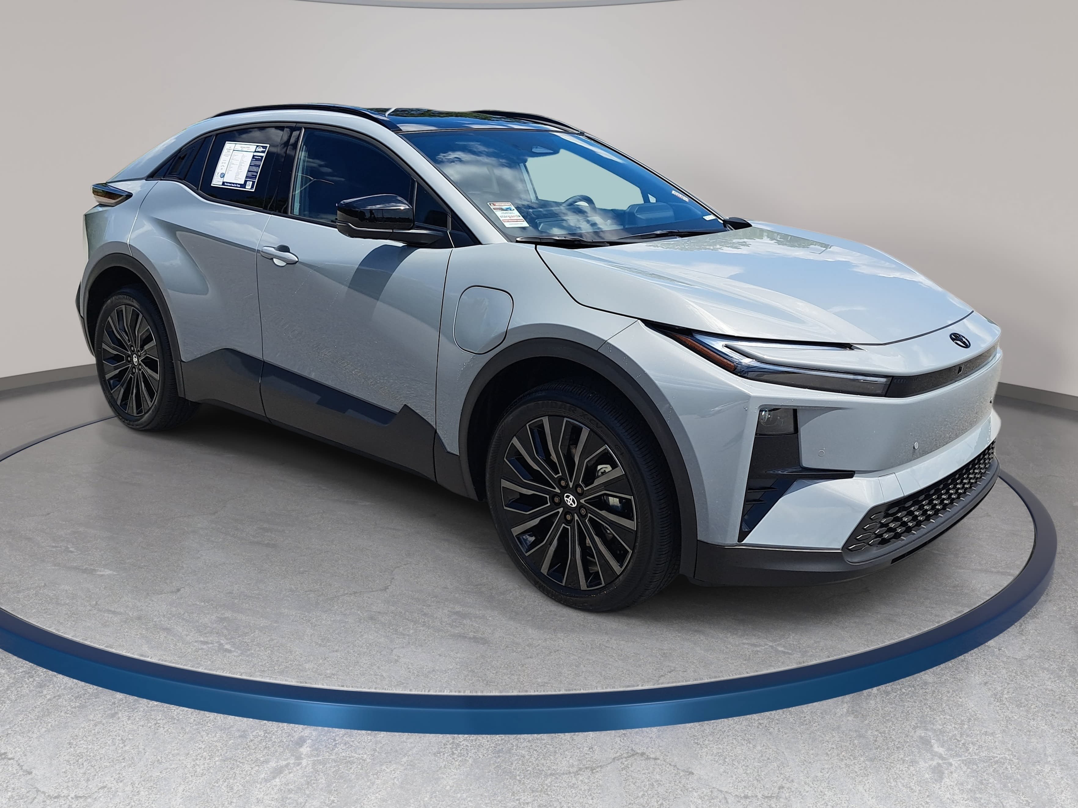 Used 2026 Toyota C-HR AWD/4WD image 3
