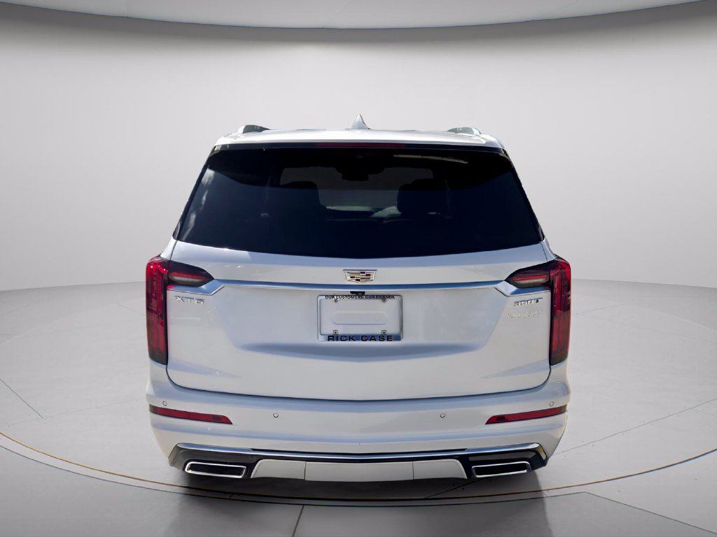 Used 2025 Cadillac XT6 Luxury FWD image 5