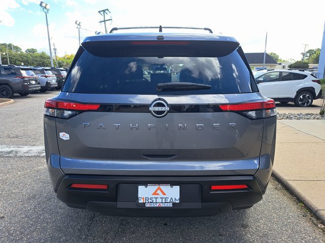 Used 2026 Nissan Pathfinder SV FWD image 5