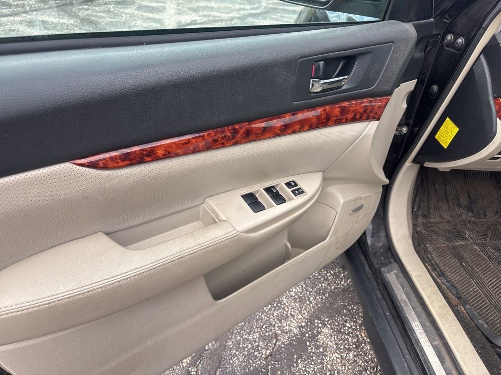 Used 2011 Subaru Outback 3.6R Limited image 18