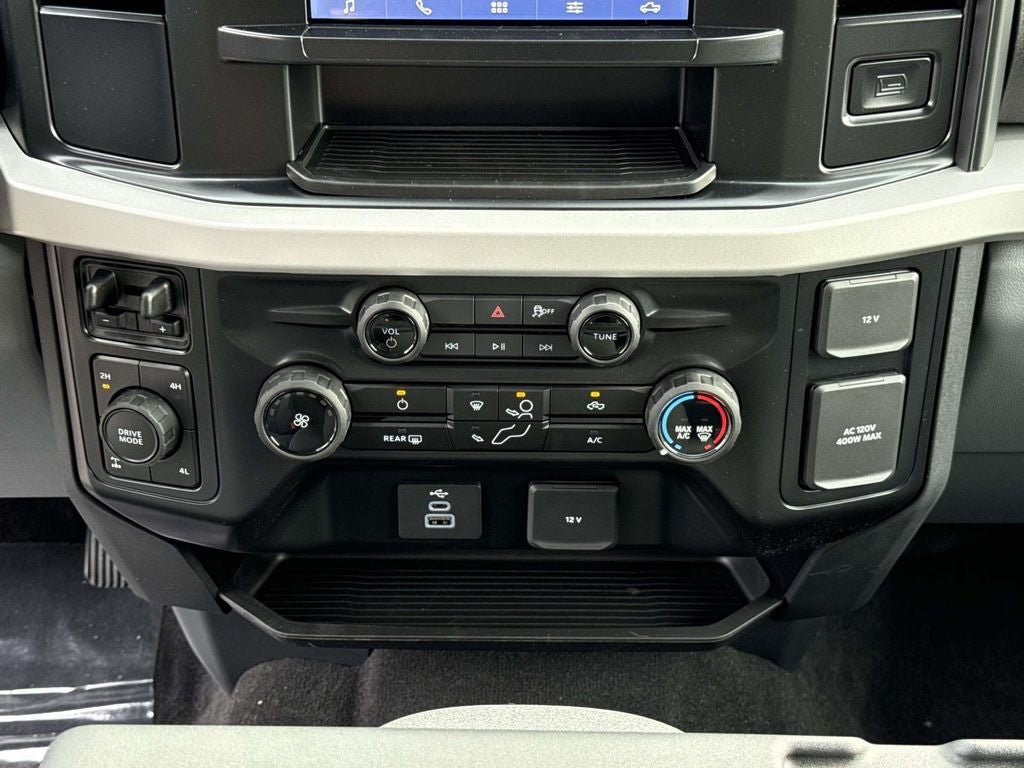 New 2026 Ford F250 XLT w/ FX4 Off-Road Package AWD/4WD image 13