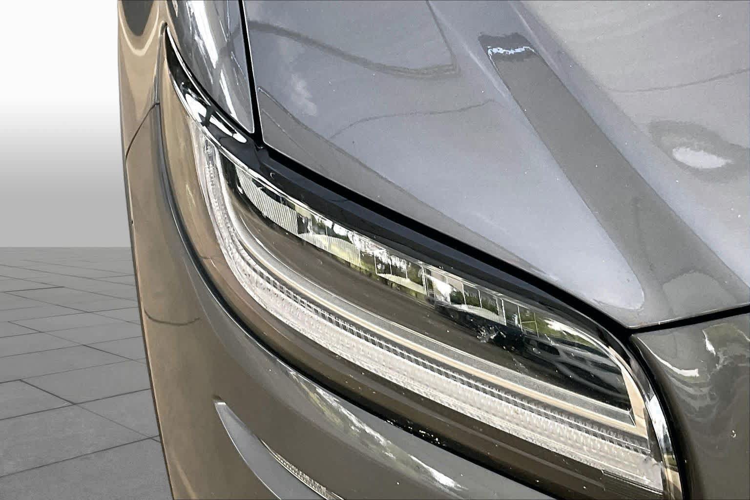 Used 2022 Lincoln Nautilus Reserve w/ Monochromatic Package FWD image 27