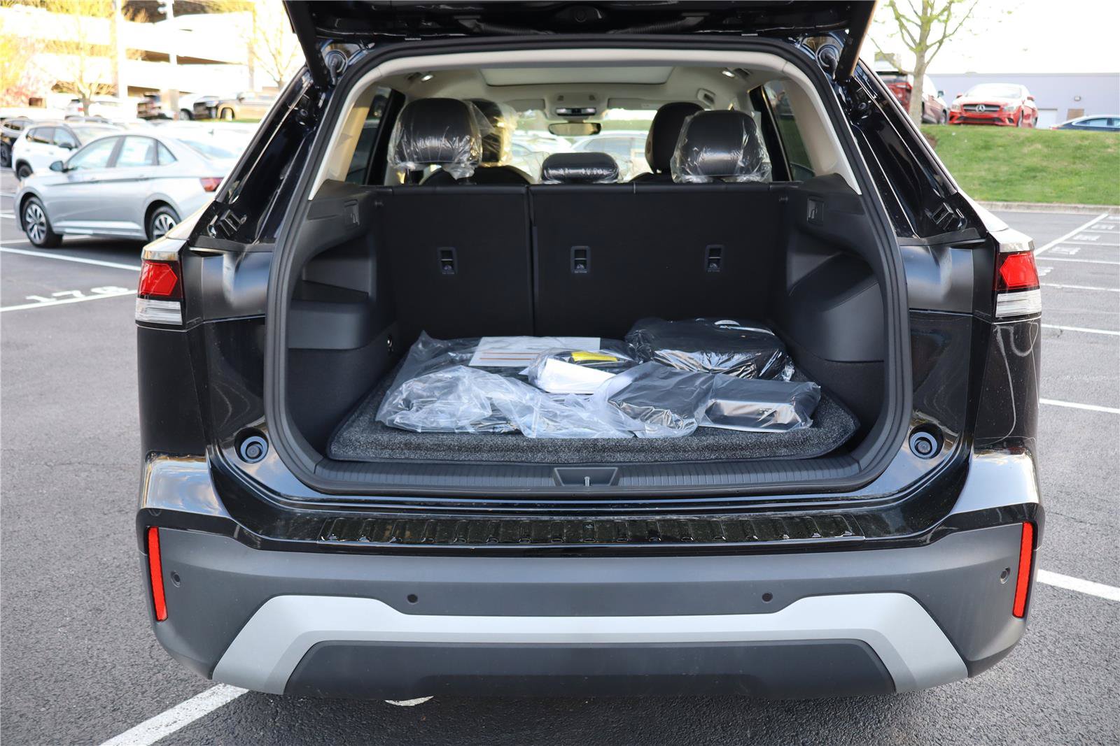 New 2026 Volkswagen Tiguan SE AWD/4WD image 5