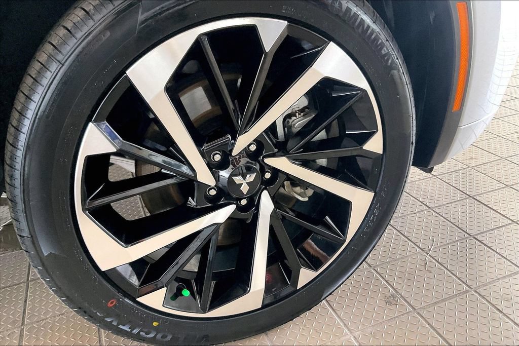 Used 2024 Mitsubishi Outlander SEL AWD/4WD image 34