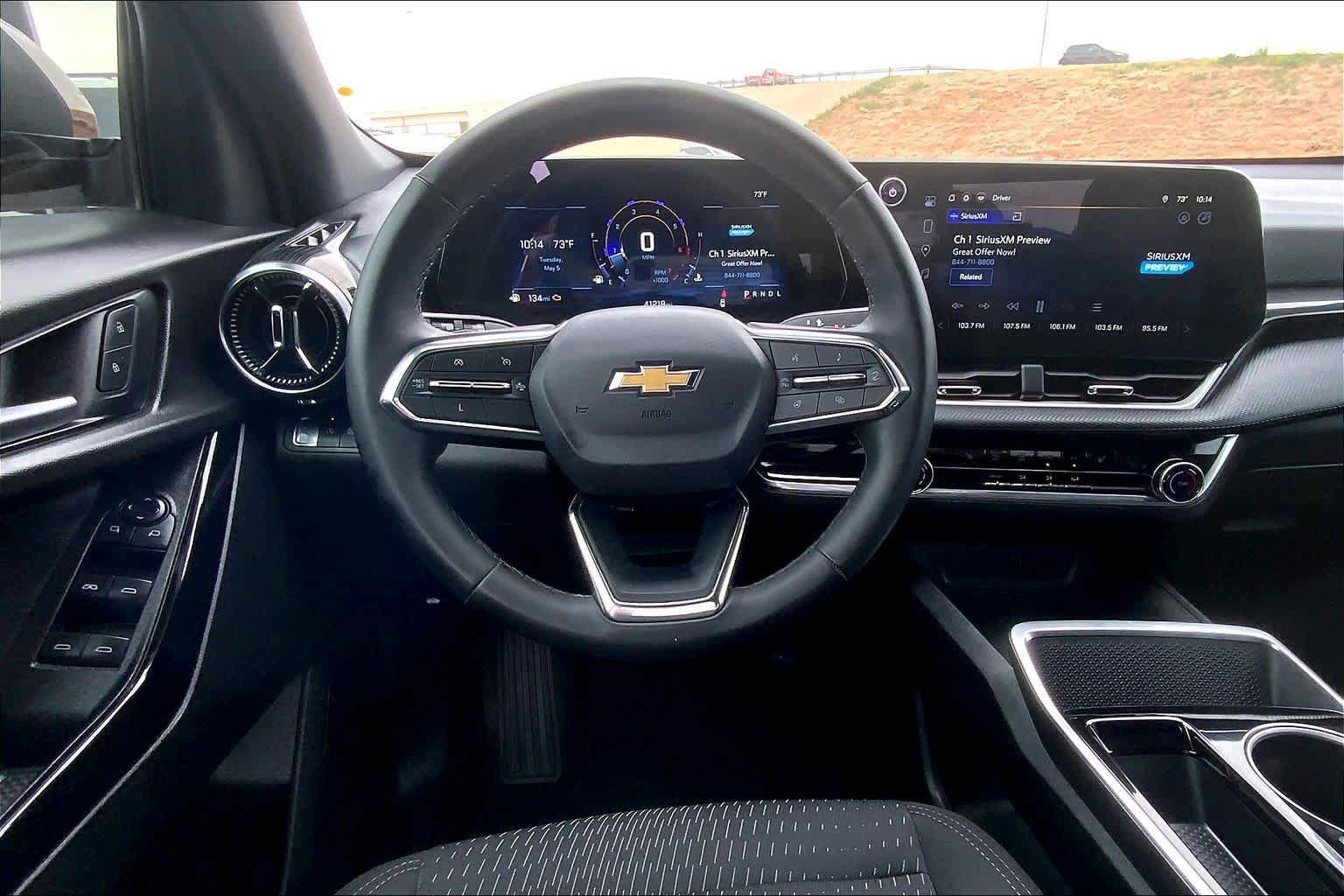Used 2025 Chevrolet Equinox LT FWD image 6