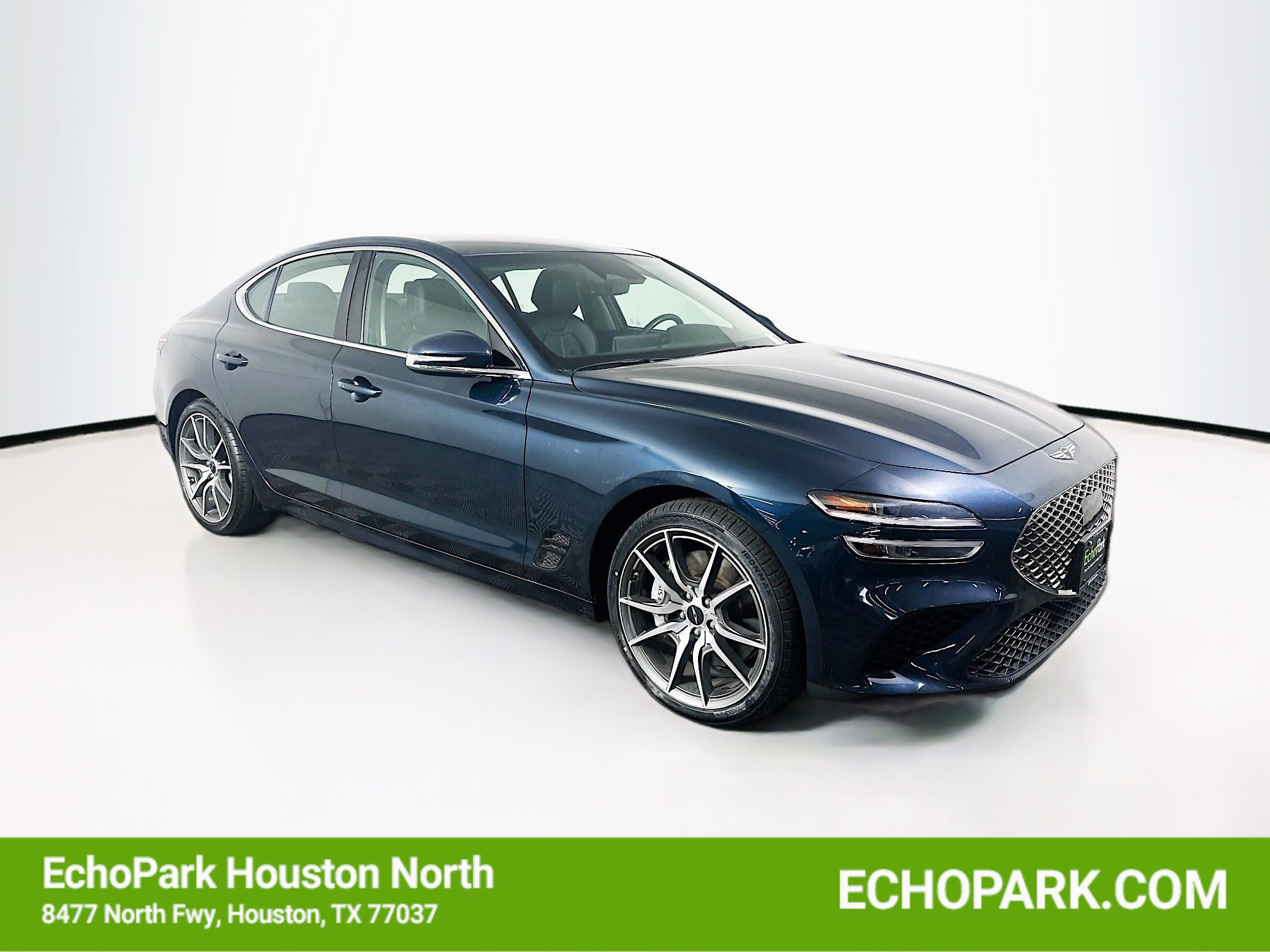 Used 2025 Genesis G70 2.5T image 1