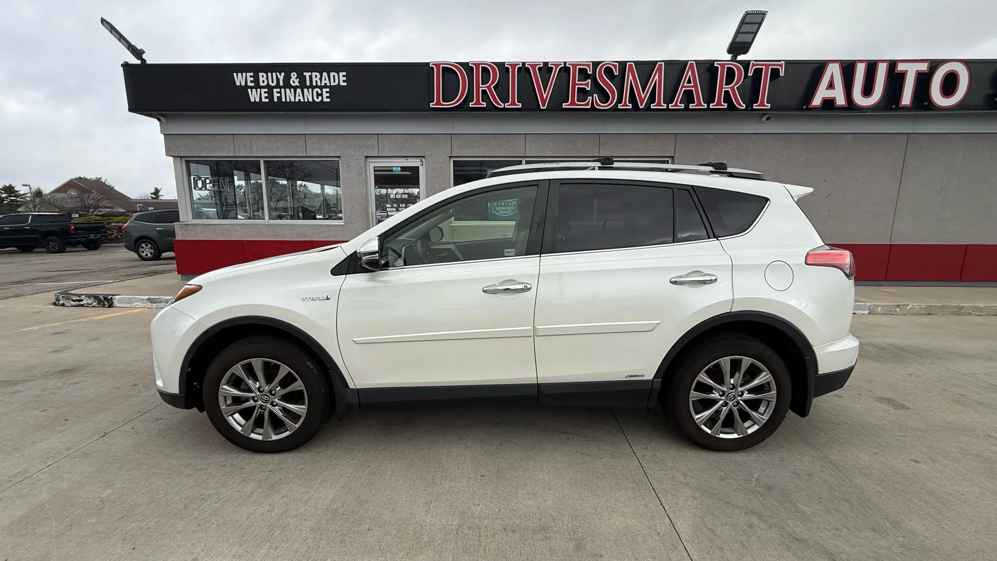 Used 2017 Toyota RAV4 Limited w/ Protection Package image 8