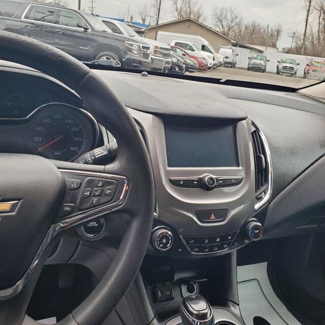 Used 2016 Chevrolet Cruze LT w/ Convenience Package FWD image 19