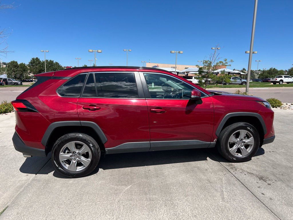 Used 2025 Toyota RAV4 XLE AWD/4WD image 9