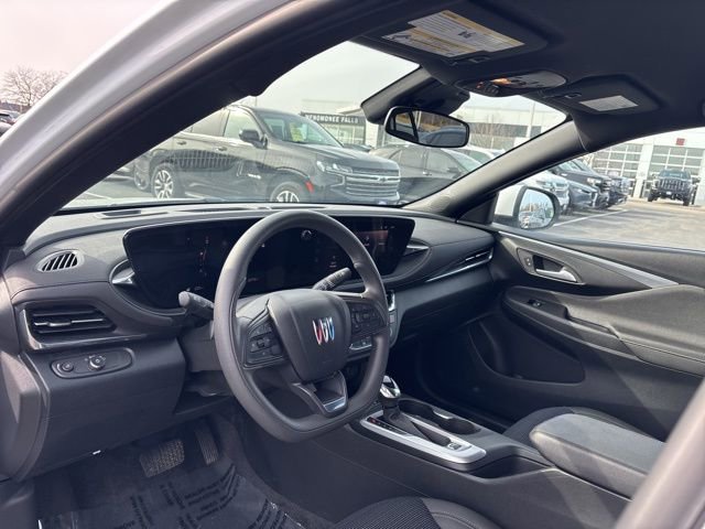 Certified 2025 Buick Envista Sport Touring FWD image 13