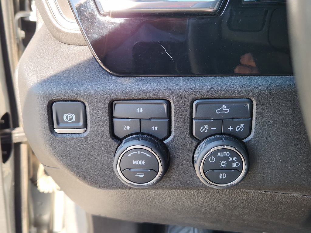 Used 2024 Chevrolet Silverado 3500 LT w/ Convenience Package image 29
