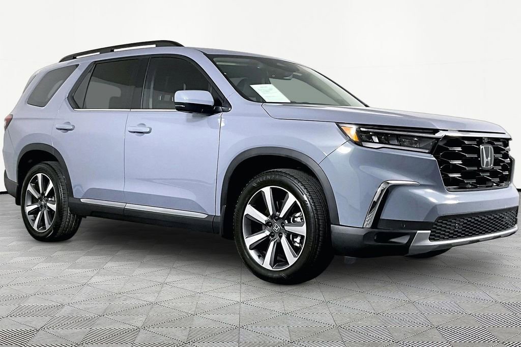Used 2025 Honda Pilot Elite image 3