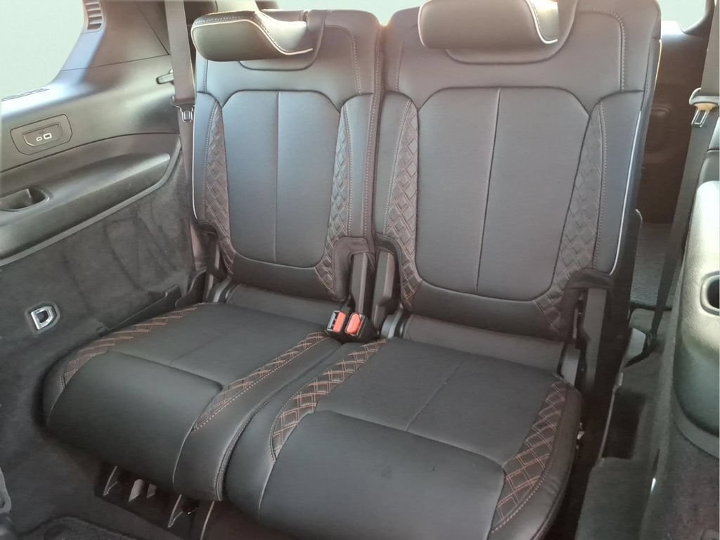 Used 2024 Jeep Grand Cherokee L Summit AWD/4WD image 18