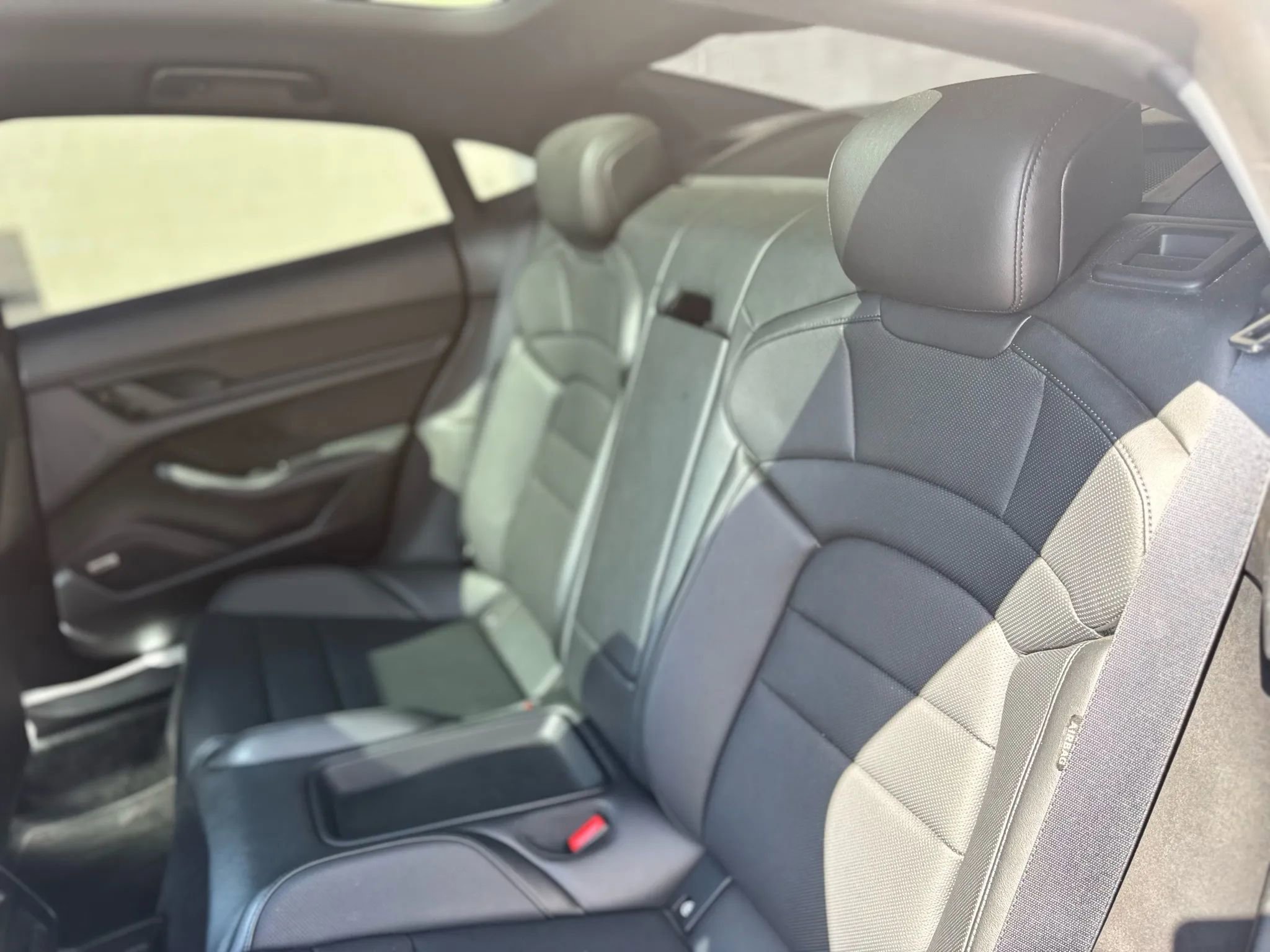 Used 2020 Porsche Taycan 4S w/ Premium Package image 17