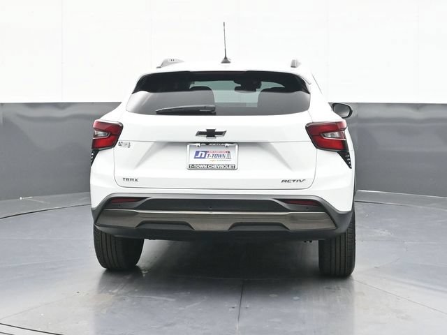 New 2026 Chevrolet Trax ACTIV w/ Sunroof Package FWD image 8