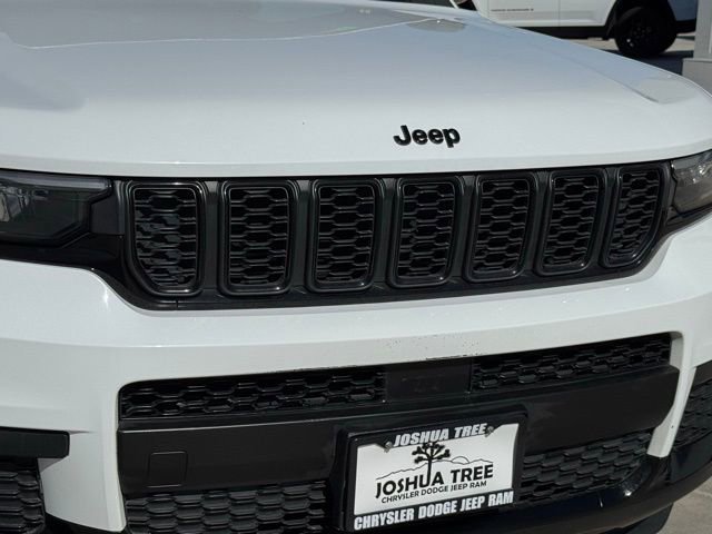 Used 2023 Jeep Grand Cherokee L Laredo image 8