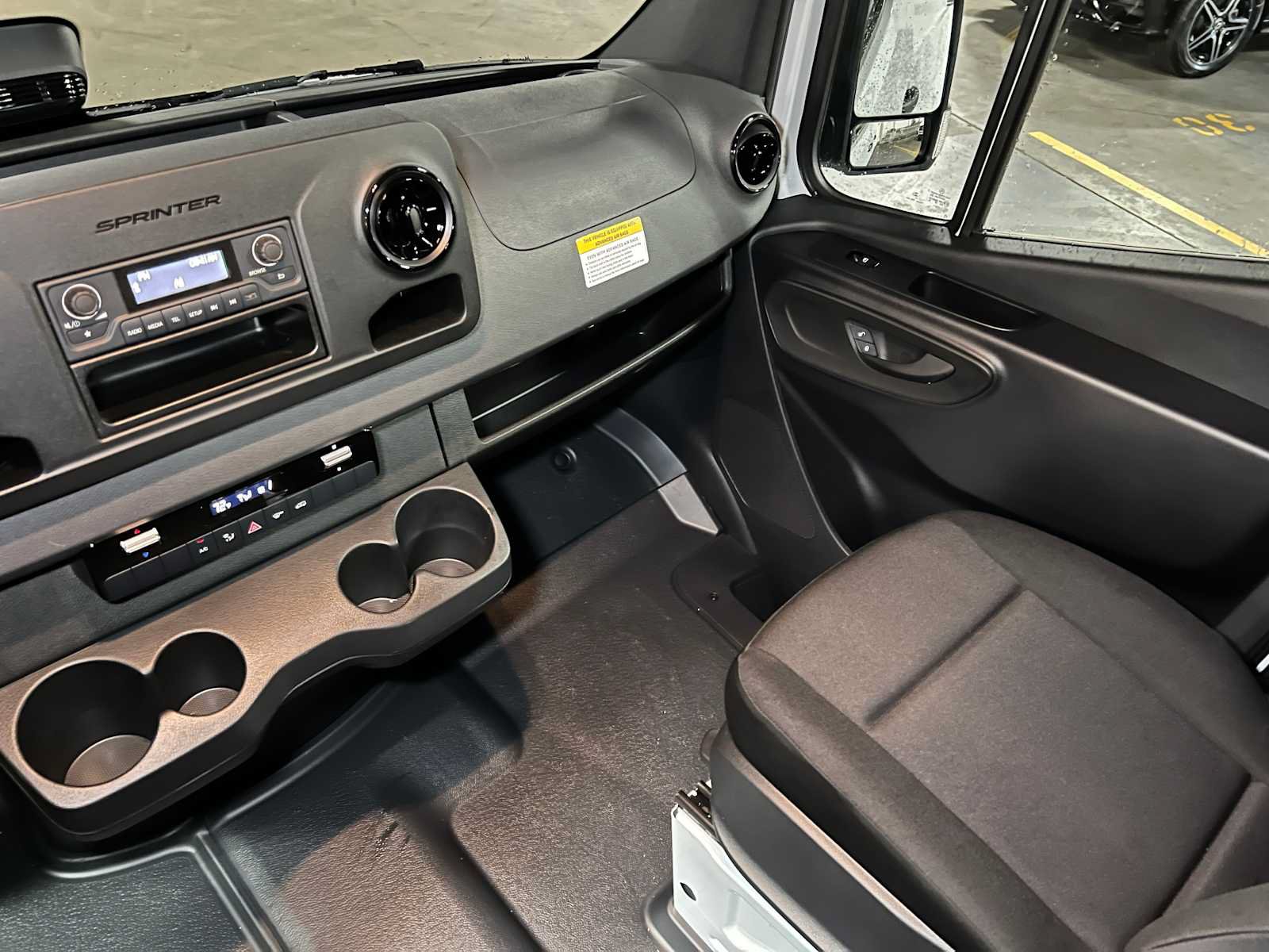 Used 2025 Mercedes-Benz Sprinter 2500 image 32