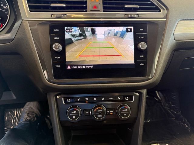 Used 2021 Volkswagen Tiguan SE image 15