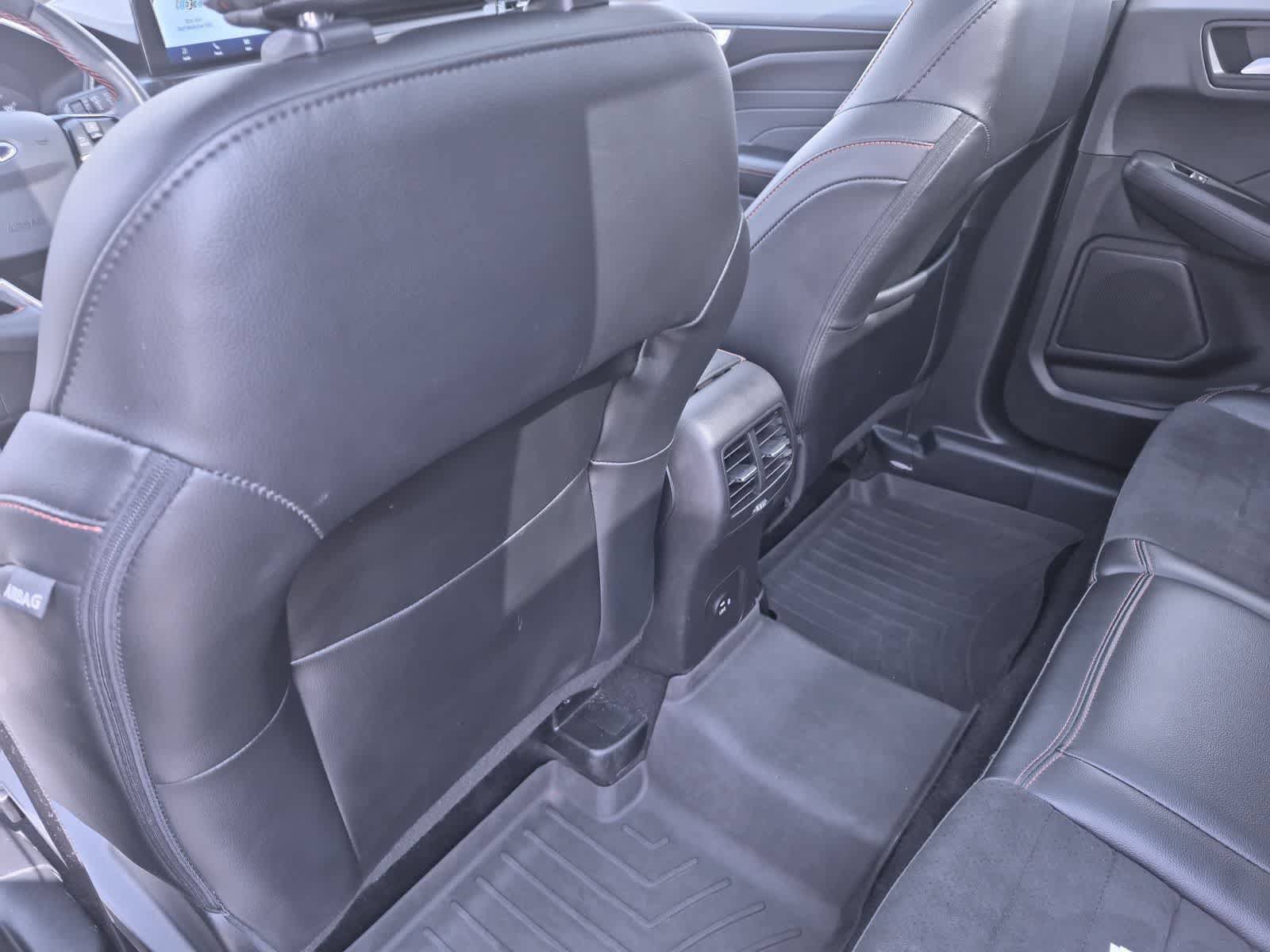 Used 2022 Ford Escape SEL w/ SEL Stealth AWD Package image 18